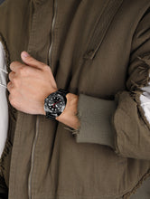 Load image into Gallery viewer, Gleam Rugged Stainless Steel Man's Wrist Watch Naviforce NF9250