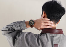 Load image into Gallery viewer, Naviforce 8078 Gold-accented marker Man's wrist watch
