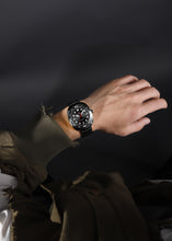 Load image into Gallery viewer, Gleam Rugged Stainless Steel Man&#39;s Wrist Watch Naviforce NF9250
