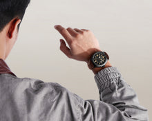 Load image into Gallery viewer, Naviforce 8078 Gold-accented marker Man&#39;s wrist watch
